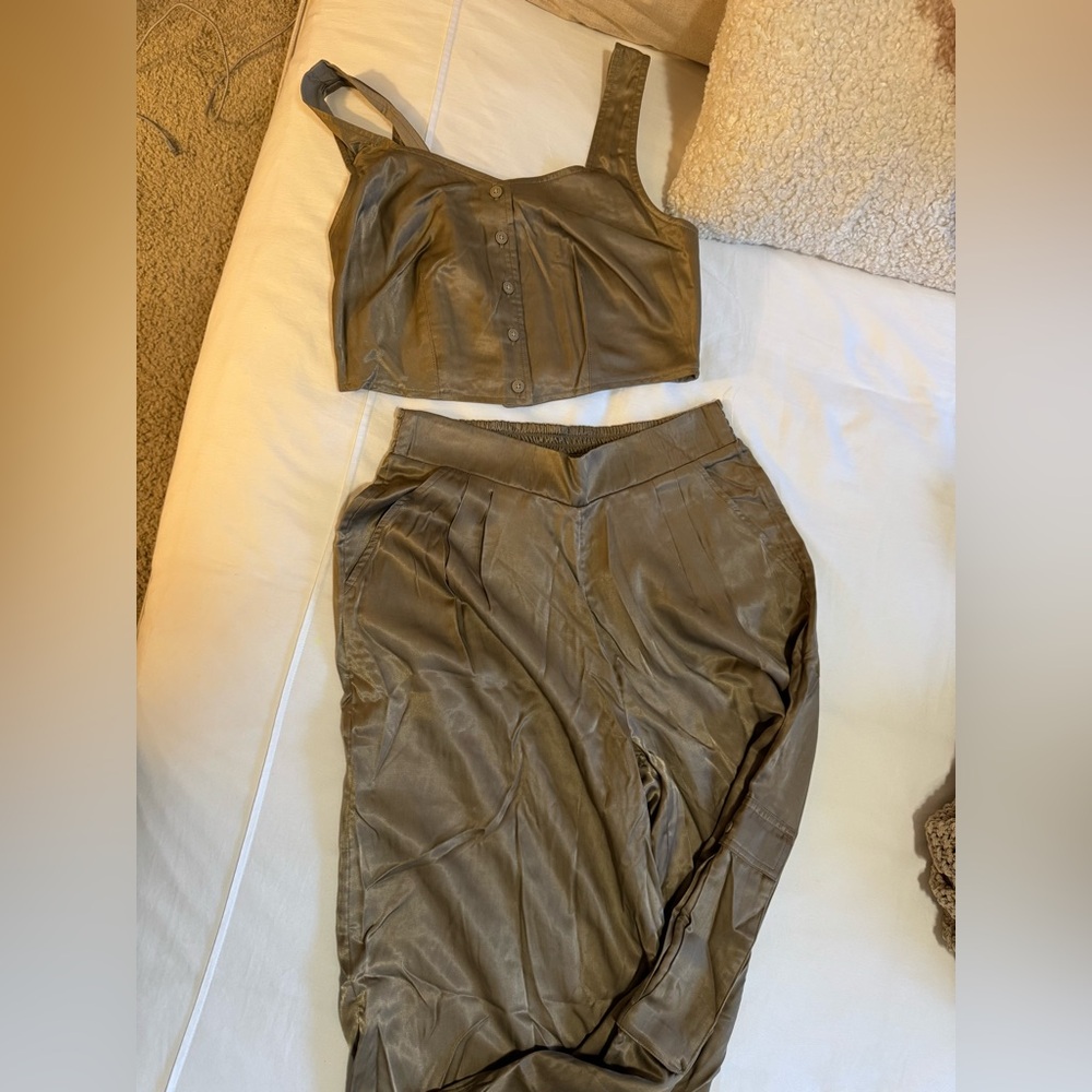bronze matching top and pant set from aerie. super flowy and loose pants